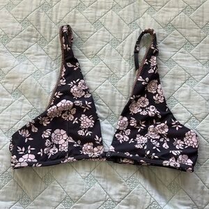 Acacia blossom top L